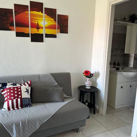 Appartamento Monolocale Rosy Fiumicino Esterno foto